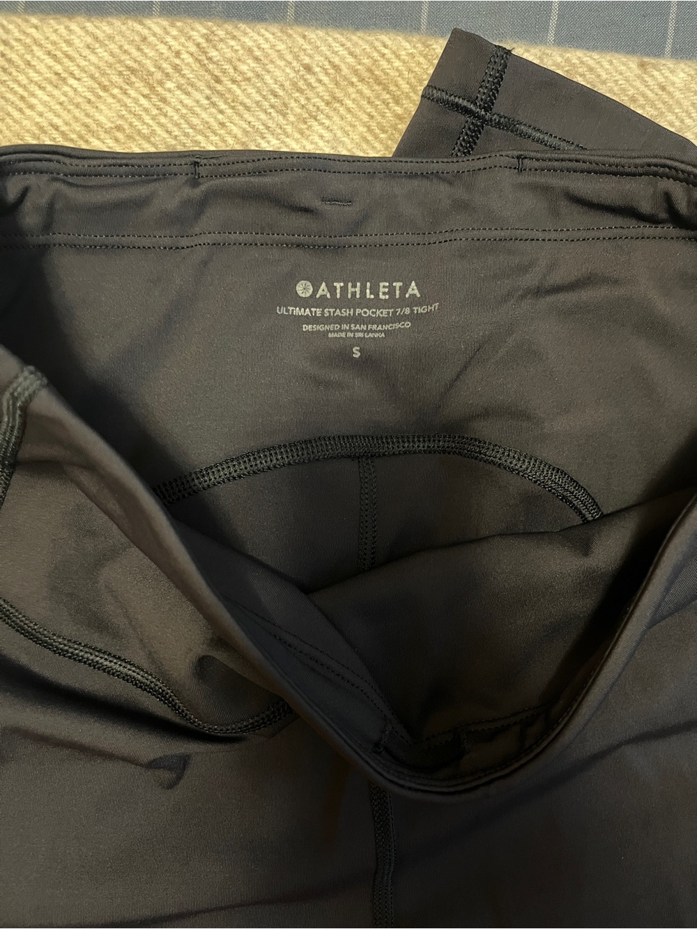 Athleta Black High-Rise Ultimate Stash Pocket 7/8 Performance Leggings - Picture 2 of 3